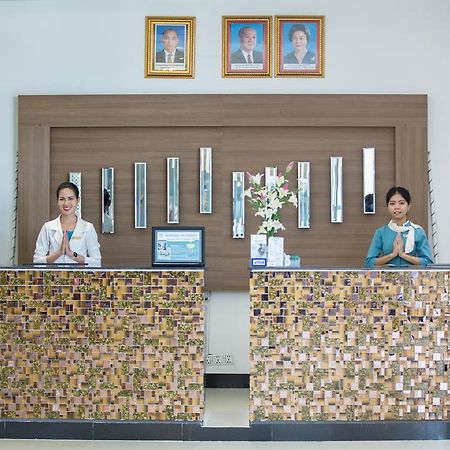 Moon Julie Hotel シアヌークビル エクステリア 写真