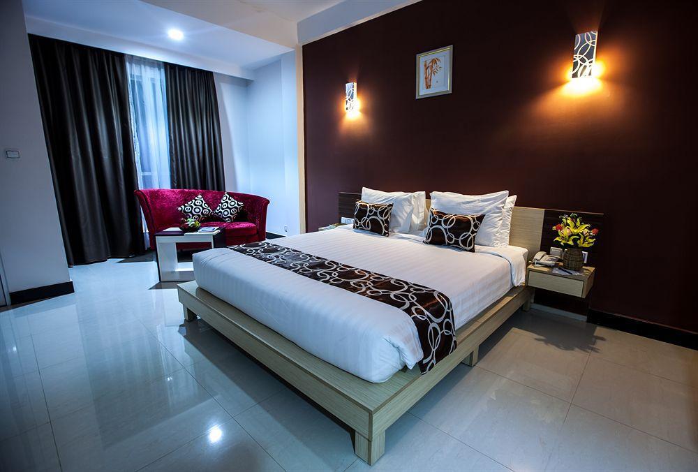 Moon Julie Hotel シアヌークビル エクステリア 写真